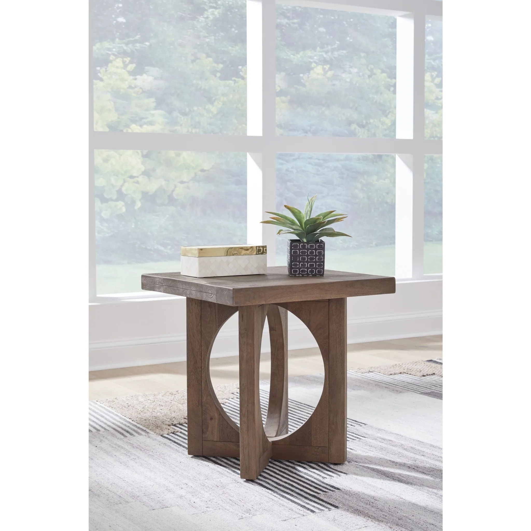 Abbianna Square End Table