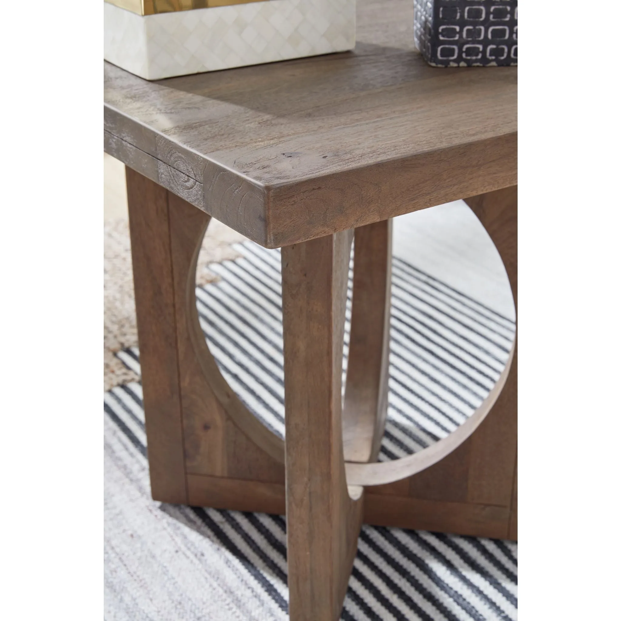 Abbianna Square End Table