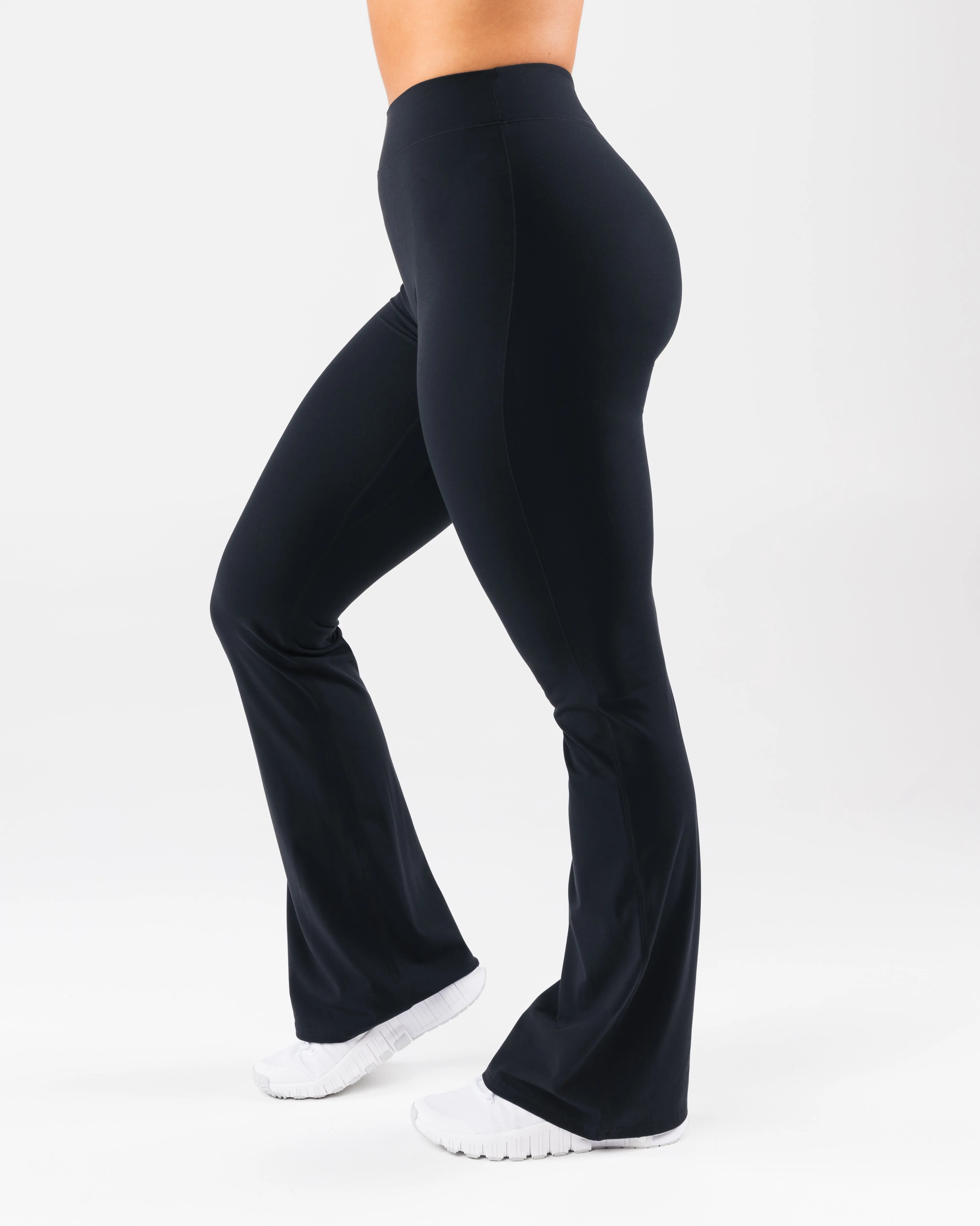 Everyday Core Flared Pant - Black