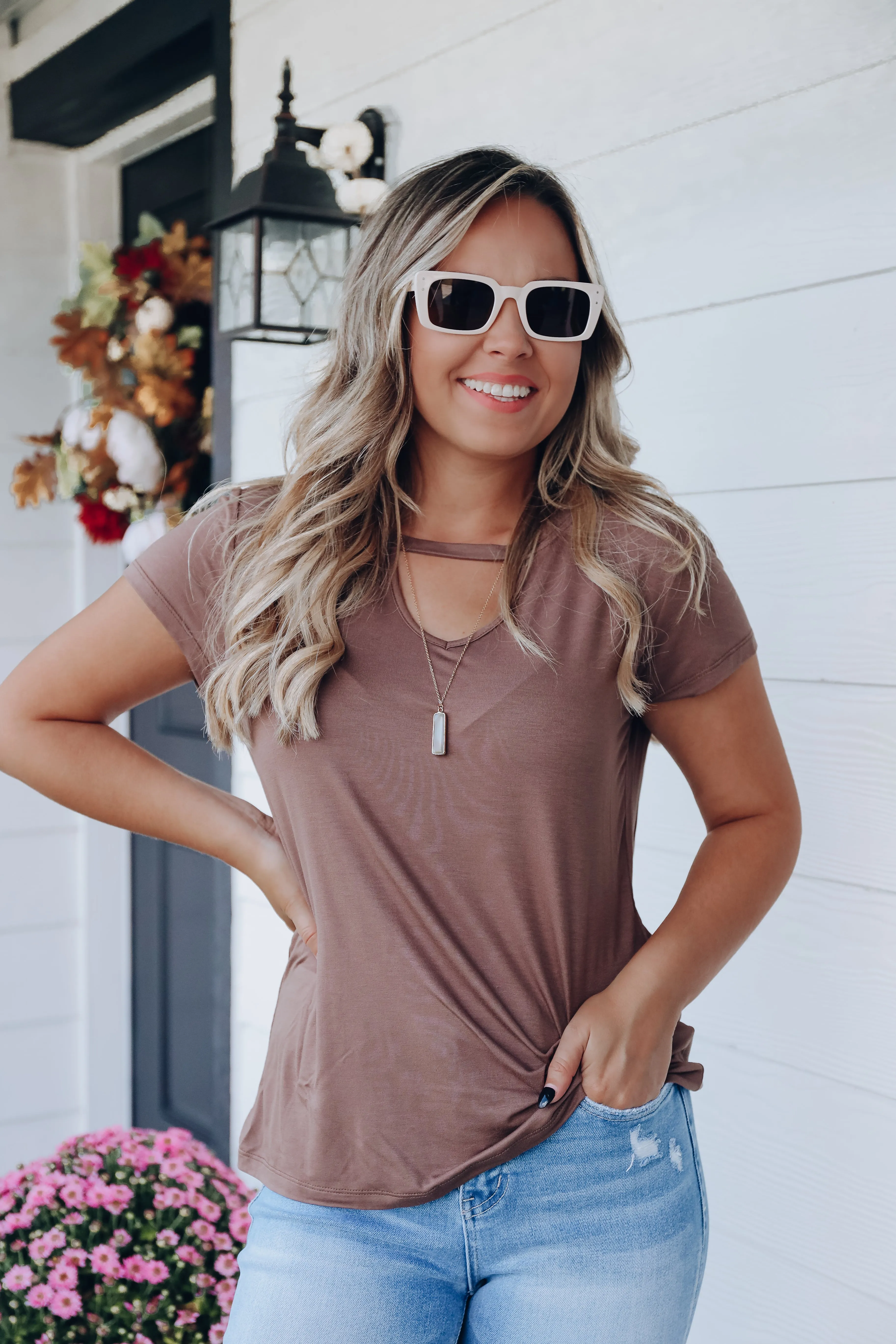 Go-To Solid Peek-A-Boo Top - Mocha