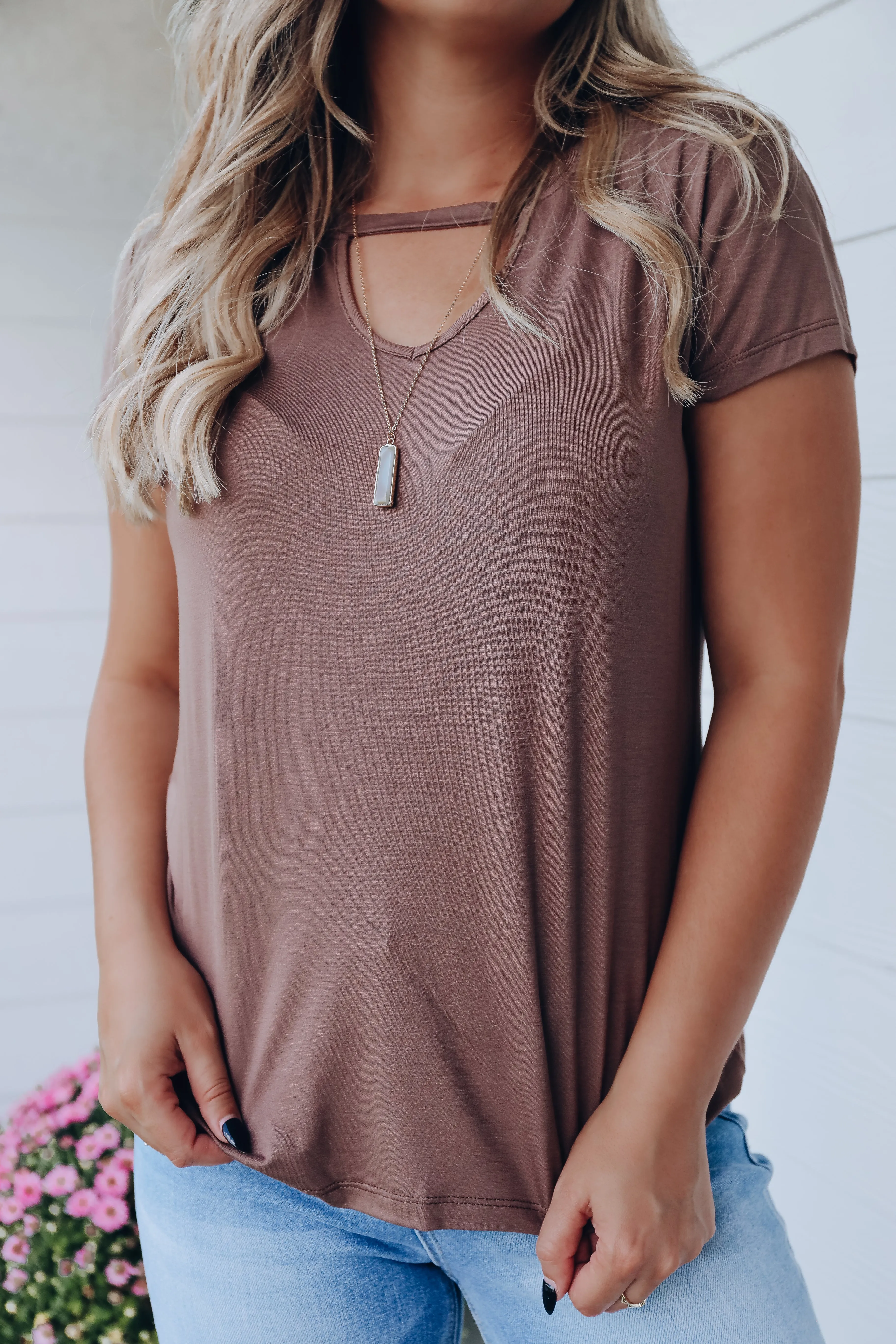 Go-To Solid Peek-A-Boo Top - Mocha