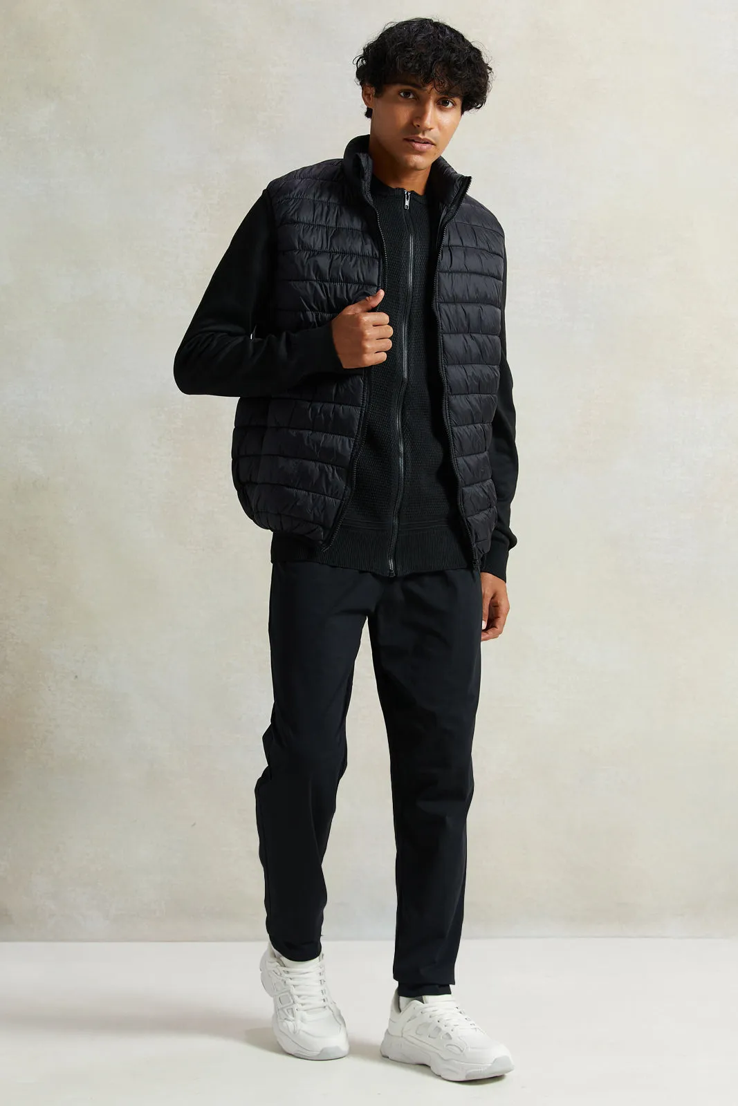 Men Black Sleeveless Puffer Gilet