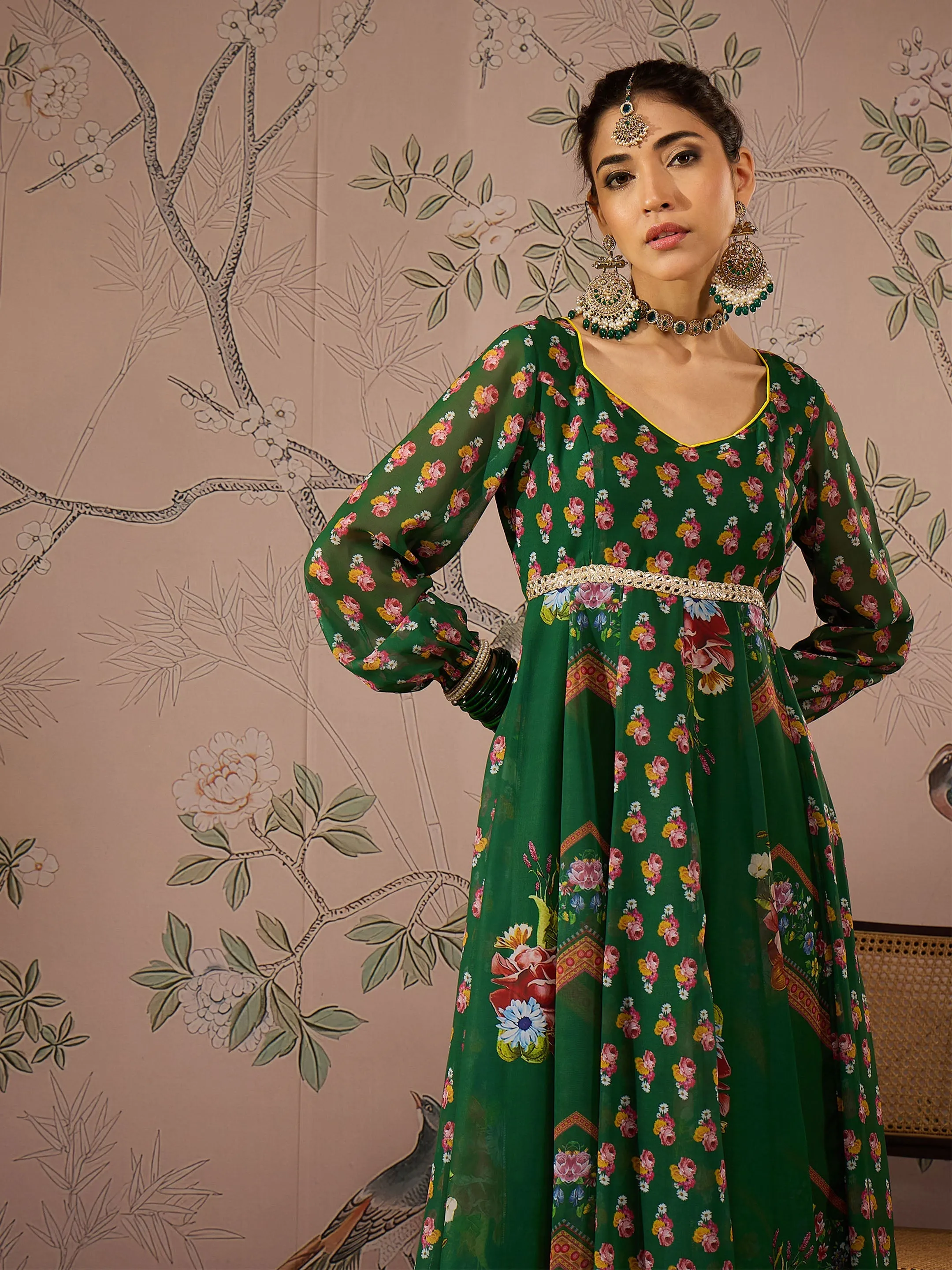 Women Green Floral Sweetheart Neck Anarkali Kurta With Pants